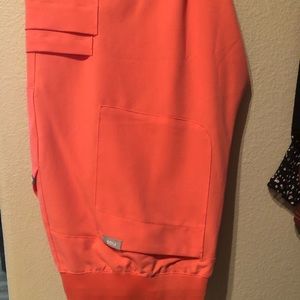 Figs Coral Set- used x1